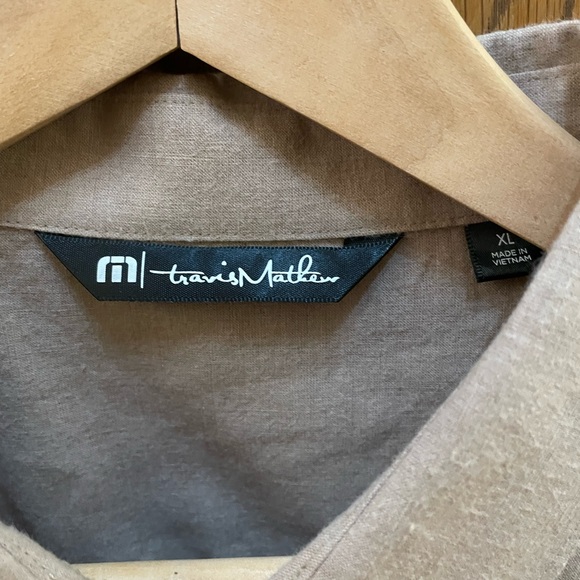Travis Matthew Button Up - Picture 2 of 2